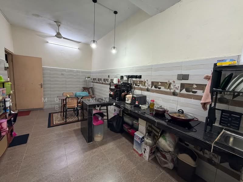 Rumah Teres 2 Tingkat untuk Dijual di Taman Bukit Chedang (Seremban) - Muhammed Nazri bin Mustapha - Kitchen - PropertyGuru.com.my