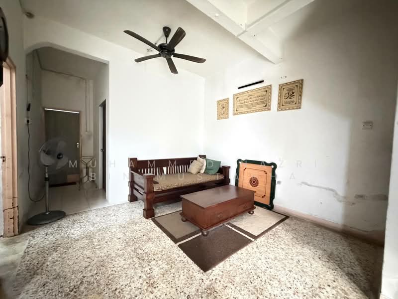Rumah Teres 2 Tingkat untuk Dijual di Taman Bukit Chedang (Seremban) - Muhammed Nazri bin Mustapha - Living Room - PropertyGuru.com.my
