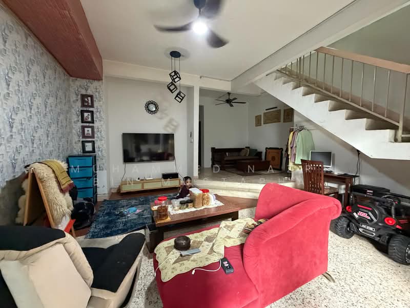 Rumah Teres 2 Tingkat untuk Dijual di Taman Bukit Chedang (Seremban) - Muhammed Nazri bin Mustapha - Living Room - PropertyGuru.com.my