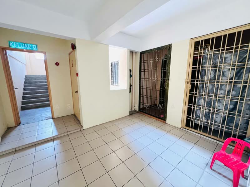 Pangsapuri untuk Dijual di Sri Lavender Apartment - Ashraf Azwan - Entrance - PropertyGuru.com.my