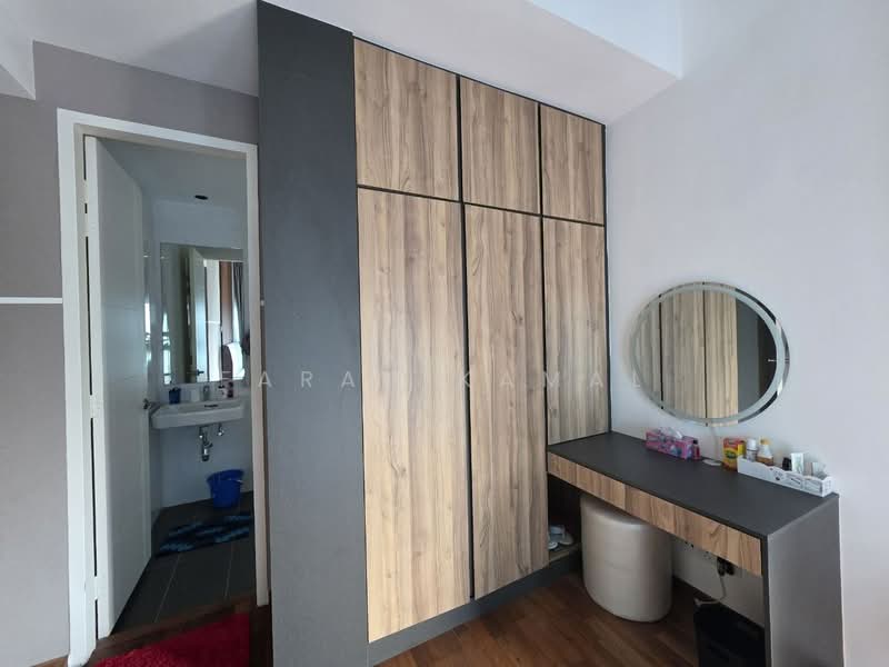Servis Apartment untuk Dijual di Reizz Residence - Farah Kamal - Bathroom - PropertyGuru.com.my
