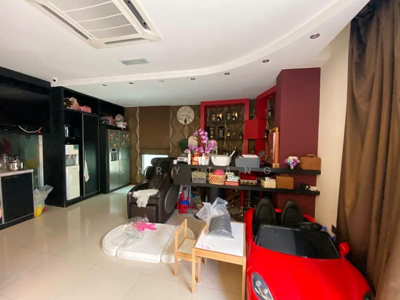 Semi-Detached House for Sale in Taman Kledang Permai (Menglembu) - Gary Tang - Living Room - PropertyGuru.com.my