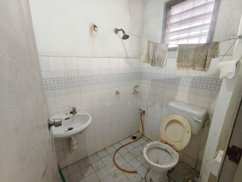 Rumah Teres 2 Tingkat untuk Dijual di Bukit Beruntung (Selangor) - Tom Yip - Bathroom - PropertyGuru.com.my
