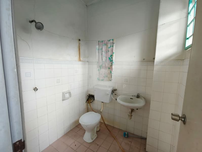 Rumah Teres 2 Tingkat untuk Dijual di Bukit Beruntung (Selangor) - Tom Yip - Bathroom - PropertyGuru.com.my
