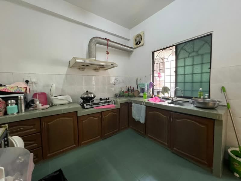 Rumah Teres 2 Tingkat untuk Dijual di Taman Wawasan (Puchong) - Kent Lai - Kitchen - PropertyGuru.com.my