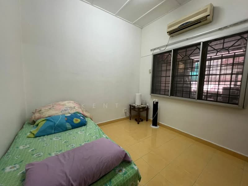 Rumah Teres 2 Tingkat untuk Dijual di Taman Wawasan (Puchong) - Kent Lai - Bedroom - PropertyGuru.com.my