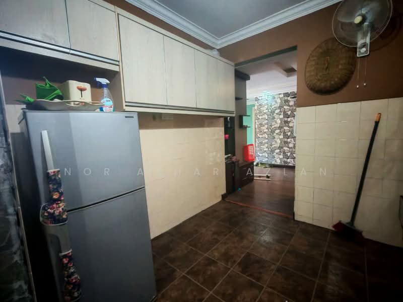 Condominium for Sale at Palm Spring @ Damansara - Nor Azhar Azlan - Kitchen - PropertyGuru.com.my