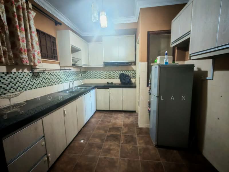 Condominium for Sale at Palm Spring @ Damansara - Nor Azhar Azlan - Kitchen - PropertyGuru.com.my