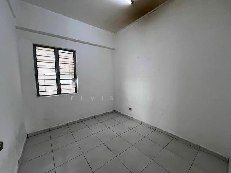 Flat for Sale at Rumah Pangsa Serantau Baru - Elvis Sim - Interior - PropertyGuru.com.my