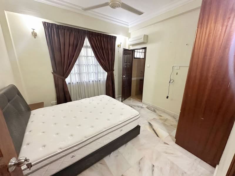 Bungalow for Rent in Taman Nong Chik (Johor Bahru) - Shishi . - PropertyGuru.com.my