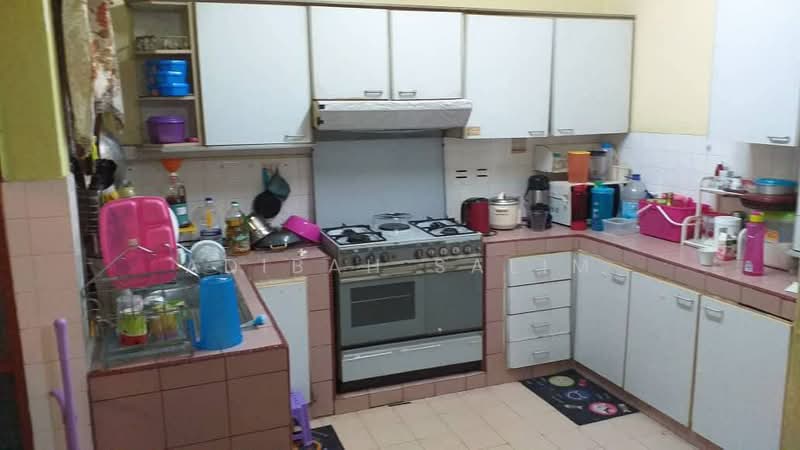 Rumah Teres 2 Tingkat untuk Dijual di Taman Bukit Saga (Shah Alam) - Adibah Salim - Kitchen - PropertyGuru.com.my