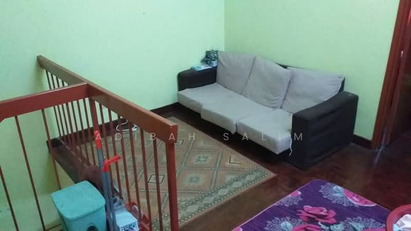 Rumah Teres 2 Tingkat untuk Dijual di Taman Bukit Saga (Shah Alam) - Adibah Salim - Living Room - PropertyGuru.com.my