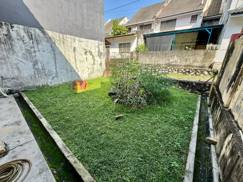 Rumah Teres 2 Tingkat untuk Dijual di Taman Bukit Saga (Shah Alam) - Adibah Salim - Garden - PropertyGuru.com.my