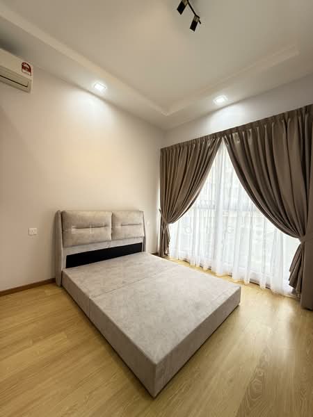 Kondominium untuk Dijual di Kings Bay @ Country Garden Danga Bay - Elsa Wong - Bedroom - PropertyGuru.com.my