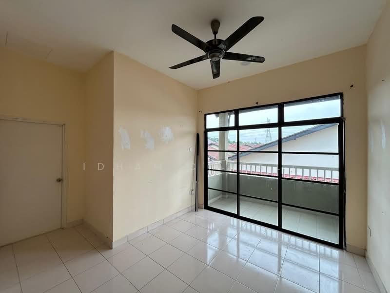 Semi-Detached House for Sale in Astana Permai (Kuantan) - Idham Che'Ali - Balcony - PropertyGuru.com.my