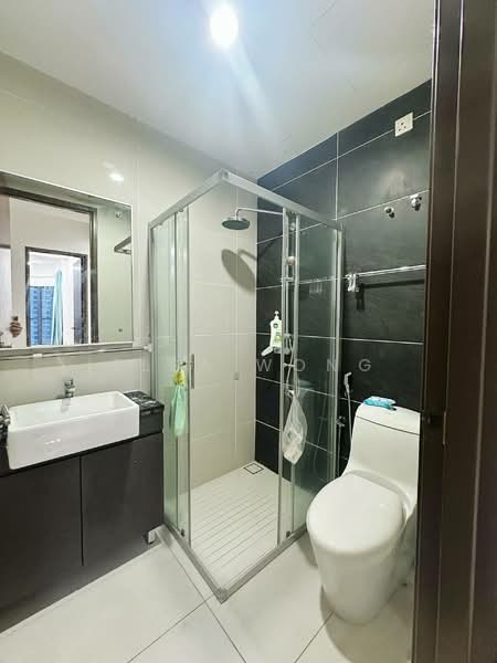 Condominium for Rent at Bay Point @ Country Garden Danga Bay - Elsa Wong - Bathroom - PropertyGuru.com.my