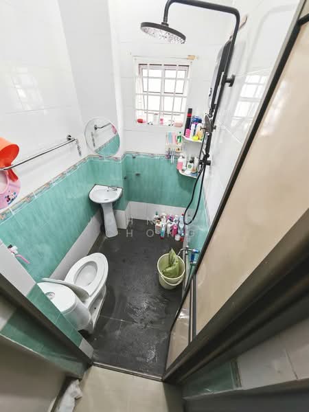 Rumah Teres 2 Tingkat untuk Dijual di Taman Desa Jaya (Johor Bahru) - Johnson Chong - Bathroom - PropertyGuru.com.my