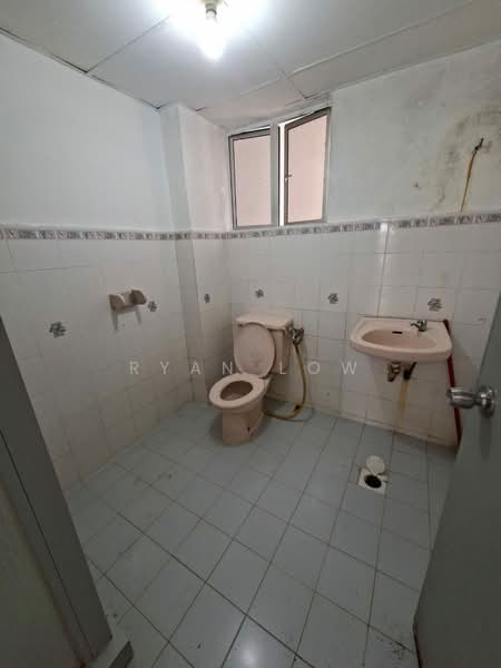 Condominium for Sale at Venice Hill - Ryan Low - Bathroom - PropertyGuru.com.my