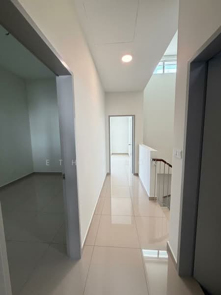 2-storey Terraced House for Sale in Bandar Gamuda Gardens (Rawang) - Ethan Loke - Corridor - PropertyGuru.com.my