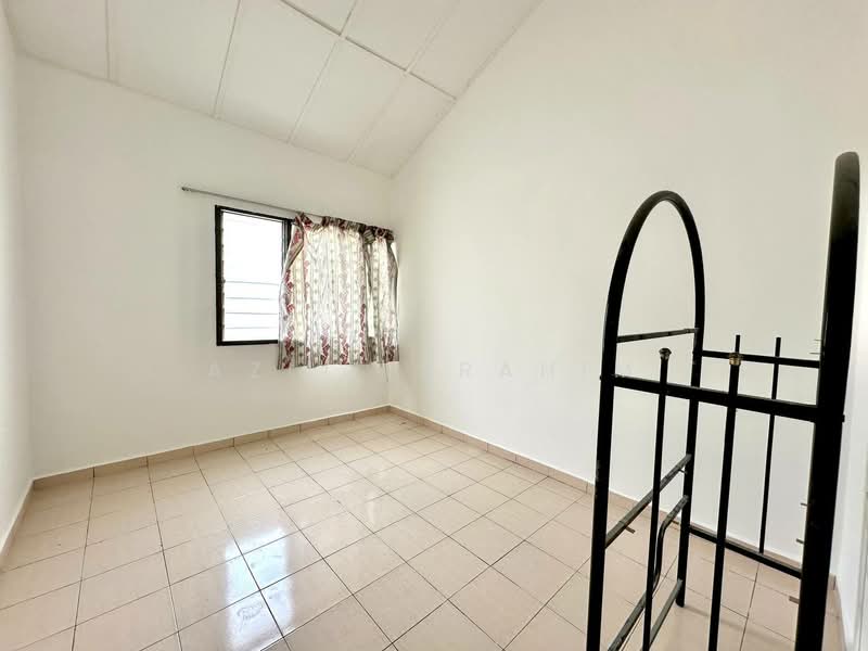 Rumah Teres 2 Tingkat untuk Dijual di Taman Melur (Ampang) - Azli Ibrahim - Bedroom - PropertyGuru.com.my