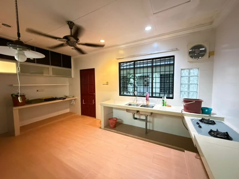 Rumah Teres 2 Tingkat untuk Dijual di Taman Kundang Jaya (Rawang) - Alice Low - Kitchen - PropertyGuru.com.my