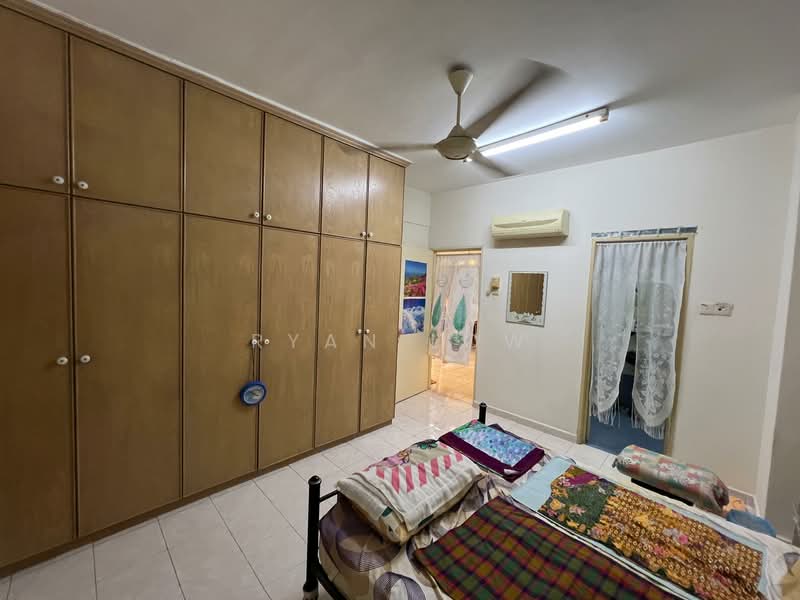 Kondominium untuk Disewa di Vista Komanwel A - Ryan Low - Bedroom - PropertyGuru.com.my