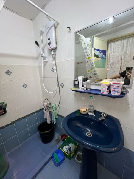 Kondominium untuk Disewa di Vista Komanwel A - Ryan Low - Bathroom - PropertyGuru.com.my