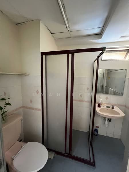 Kondominium untuk Disewa di Vista Komanwel A - Ryan Low - Bathroom - PropertyGuru.com.my