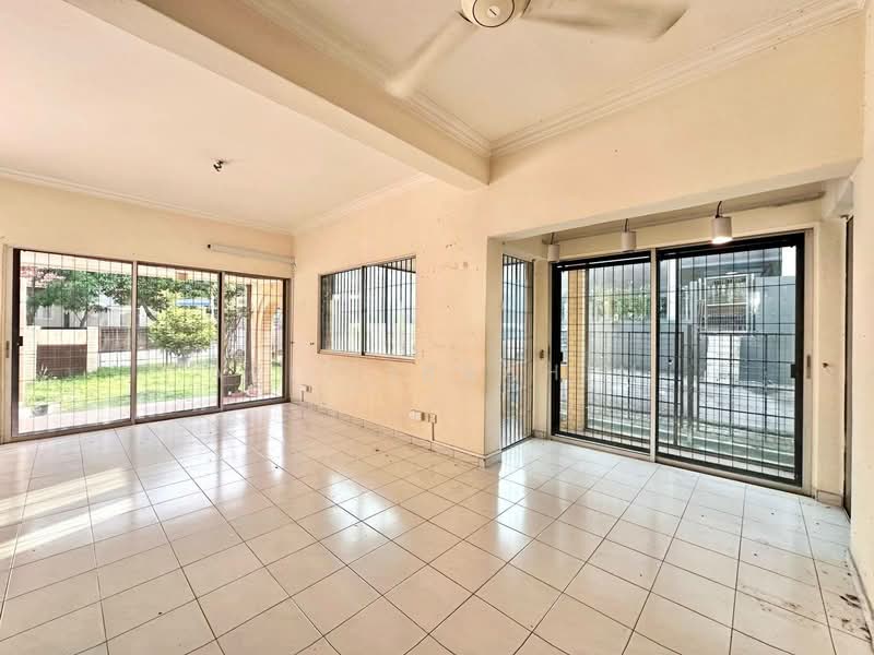 2-storey Terraced House for Sale in Taman Setiawangsa (Setiawangsa) - Azli Ibrahim - Living Room - PropertyGuru.com.my