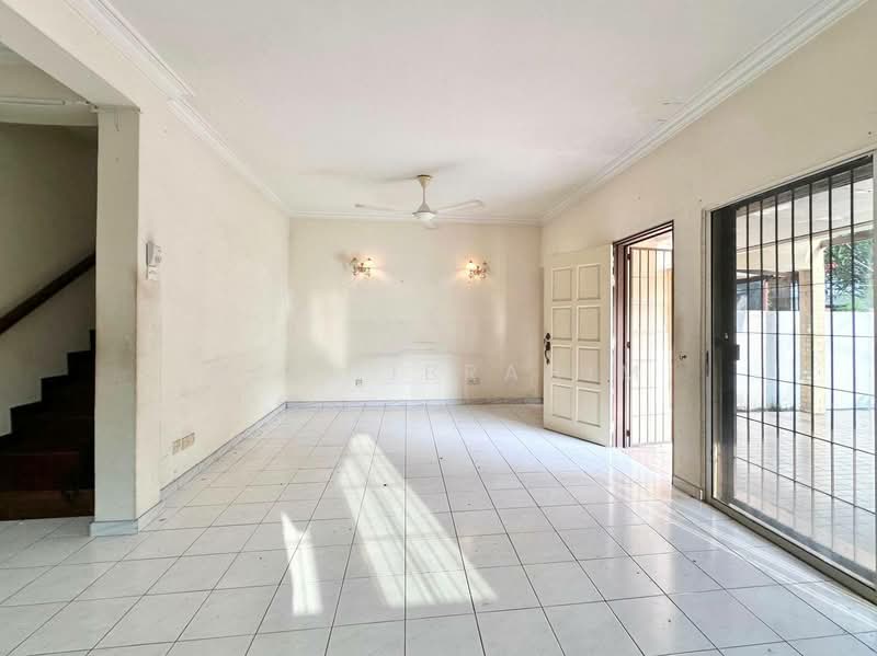 2-storey Terraced House for Sale in Taman Setiawangsa (Setiawangsa) - Azli Ibrahim - Living Room - PropertyGuru.com.my