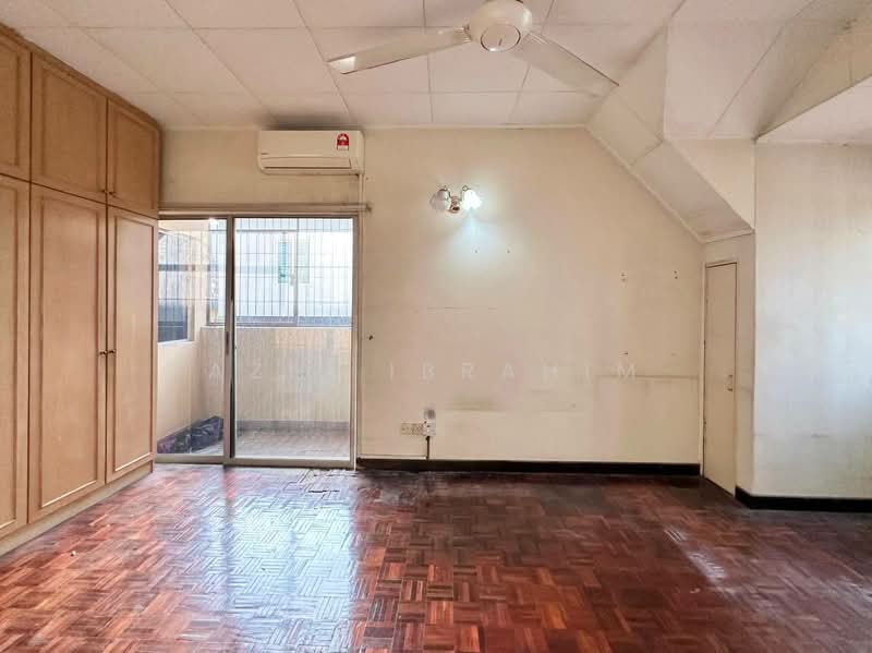 2-storey Terraced House for Sale in Taman Setiawangsa (Setiawangsa) - Azli Ibrahim - Balcony - PropertyGuru.com.my