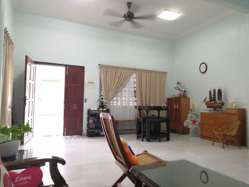 Bungalow for Sale in Taman Kebun Teh (Johor Bahru) - Ee Fong Toh - Living Room - PropertyGuru.com.my