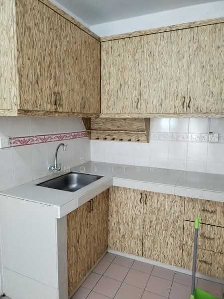 Pangsapuri untuk Dijual di Flora Damansara Apartment - Saleh Mokhtar - PropertyGuru.com.my
