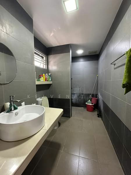 Rumah Teres 2 Tingkat untuk Dijual di Sutera Damansara (Damansara Damai) - Kelven Tan - Bathroom - PropertyGuru.com.my