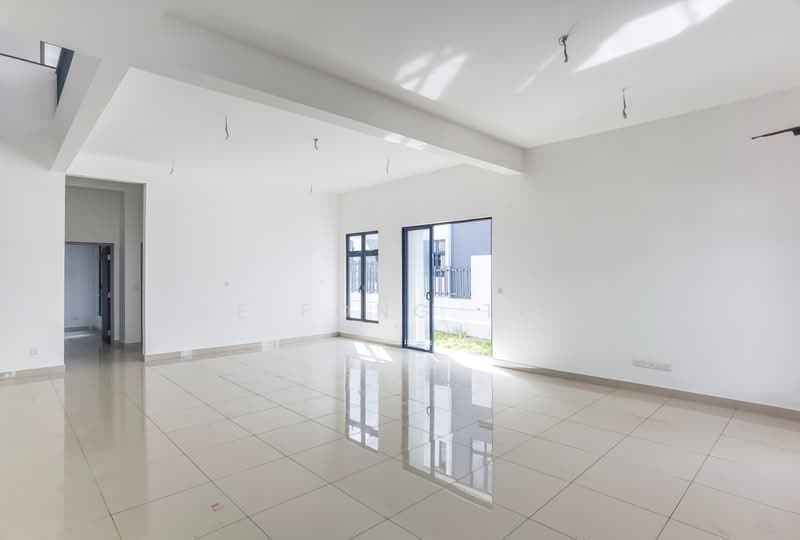 Cluster House for Sale in Taman Glenmarie (Johor Bahru) - Ee Fong Toh - Living Room - PropertyGuru.com.my