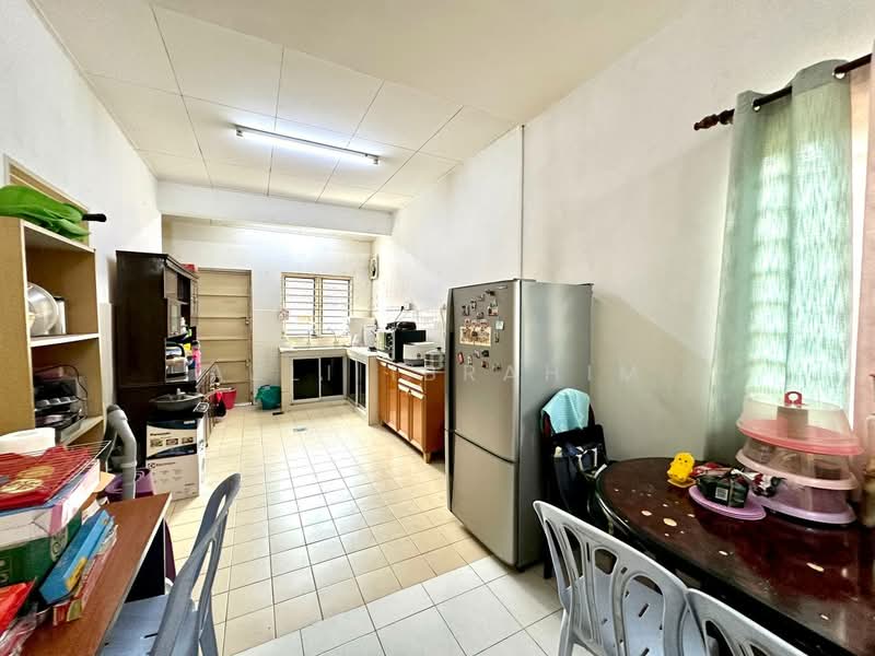 1-storey Terraced House for Sale in Taman Pelangi Semenyih (Semenyih) - Azli Ibrahim - Kitchen - PropertyGuru.com.my