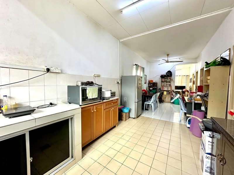 1-storey Terraced House for Sale in Taman Pelangi Semenyih (Semenyih) - Azli Ibrahim - Kitchen - PropertyGuru.com.my