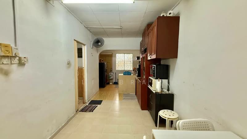 2-storey Terraced House for Sale in Bandar Tun Hussein Onn (Cheras) - Azli Ibrahim - Kitchen - PropertyGuru.com.my