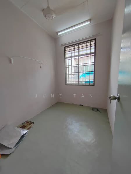 Rumah Flat untuk Dijual di Taman Ehsan Jaya - June Tan - PropertyGuru.com.my