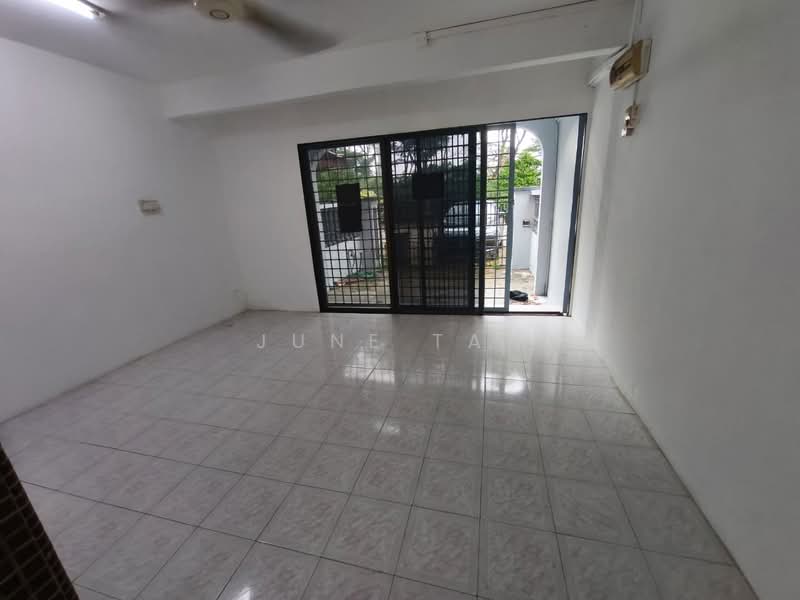 Rumah Teres 2 Tingkat untuk Dijual di Permas Jaya (Johor Bahru) - June Tan - PropertyGuru.com.my