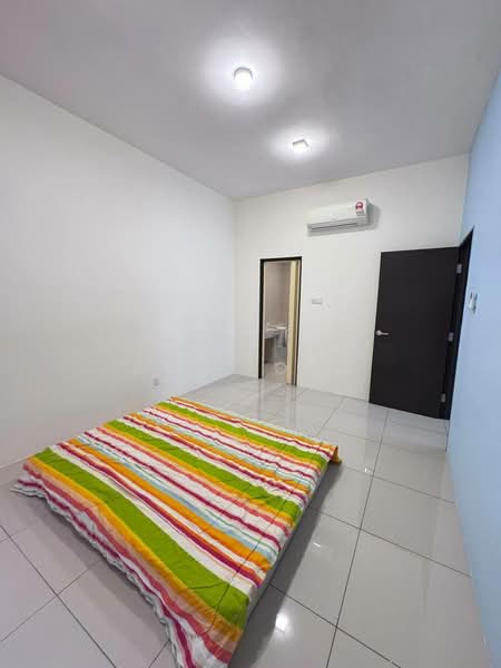 Servis Apartment untuk Disewa di 8Scape Residence @ Sutera - Kris Ong - Bedroom - PropertyGuru.com.my