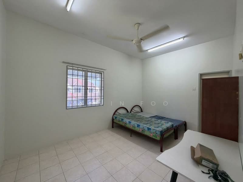 2-storey Terraced House for Sale in Taman Kampar Perdana (Kampar) - Kelvin Foo - Bedroom - PropertyGuru.com.my