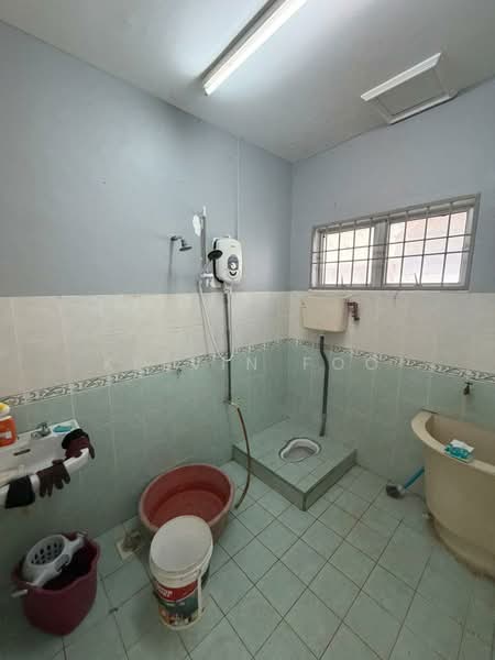 2-storey Terraced House for Sale in Taman Kampar Perdana (Kampar) - Kelvin Foo - Bathroom - PropertyGuru.com.my