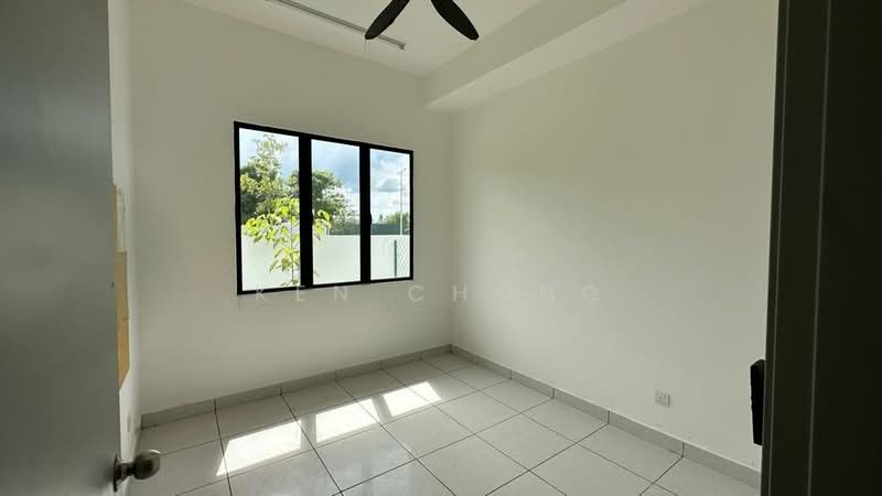 Rumah Teres 2 Tingkat untuk Dijual di Bandar Country Homes (Rawang) - Ken Chong - Bedroom - PropertyGuru.com.my