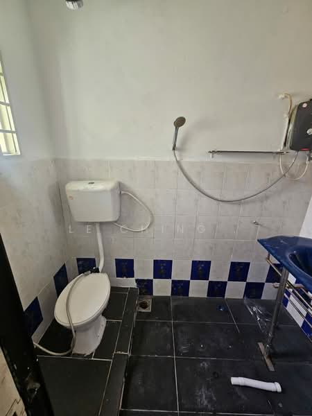 Apartment for Rent at Lily & Jasmine Apartment - Le Ching . - Bathroom - PropertyGuru.com.my