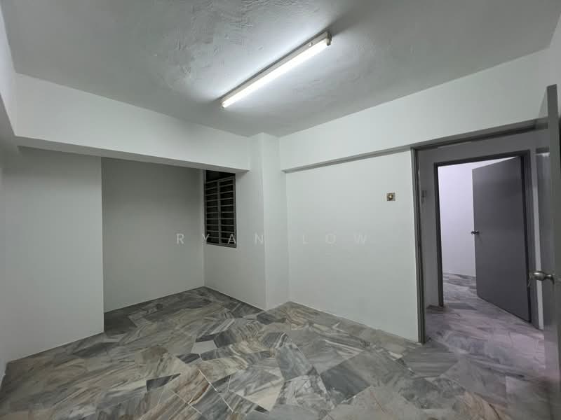 Apartment for Sale at Dahlia Apartment - Ryan Low - Interior - PropertyGuru.com.my