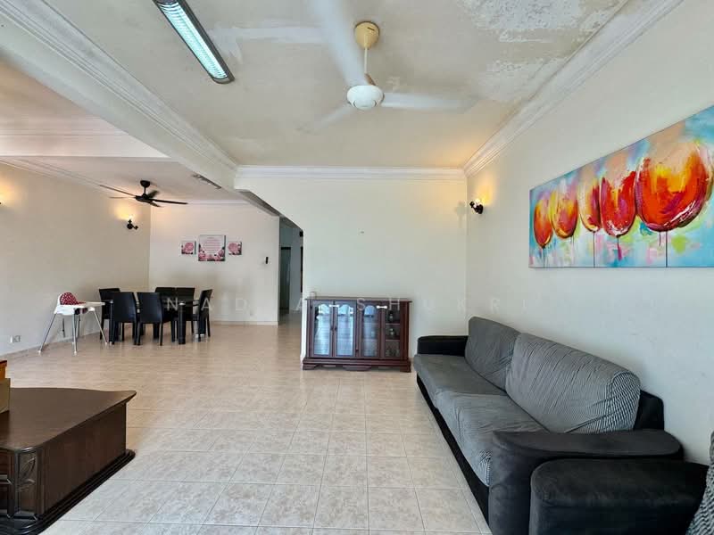 Rumah Teres 2 Tingkat untuk Dijual di Bukit Jelutong (Shah Alam) - Nadia Shukri - Living Room - PropertyGuru.com.my