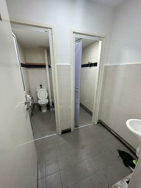 Kedai / Pejabat untuk Disewa di Bay Avenue (Bayan Lepas) - Chong Chooi Wei - Bathroom - PropertyGuru.com.my