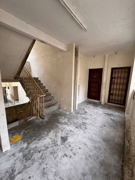 Pangsapuri untuk Dijual di Seri Mengkuang - Le Ching . - Corridor - PropertyGuru.com.my