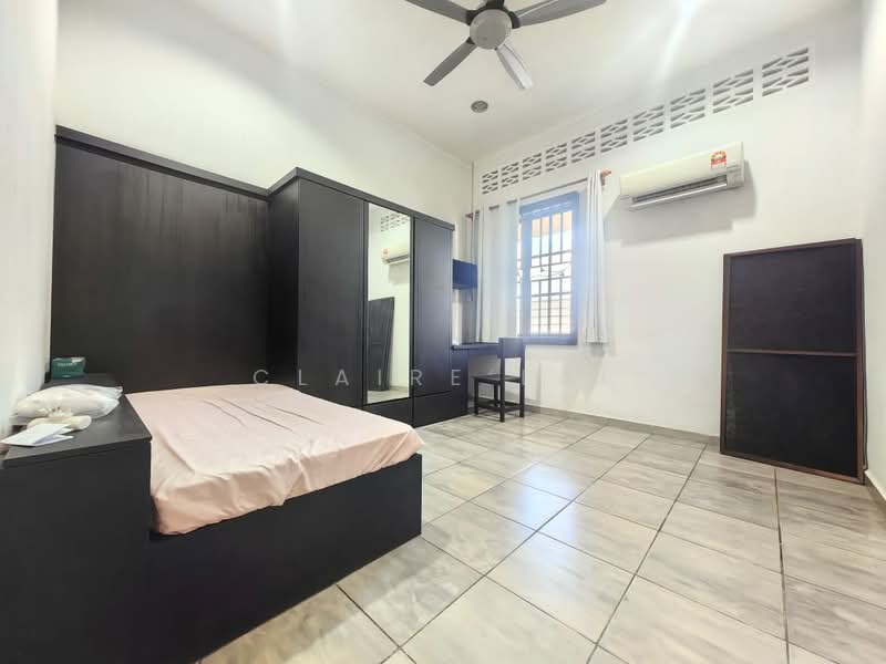 Bungalow for Rent in Kelapa Sawit (Kulai) - Claire Lai - Bedroom - PropertyGuru.com.my